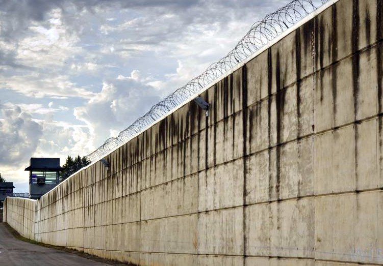 Electric fencing in jail हरियाणा: पुराने हथियारों के बल पर आधुनिक जेलों की सुरक्षा
