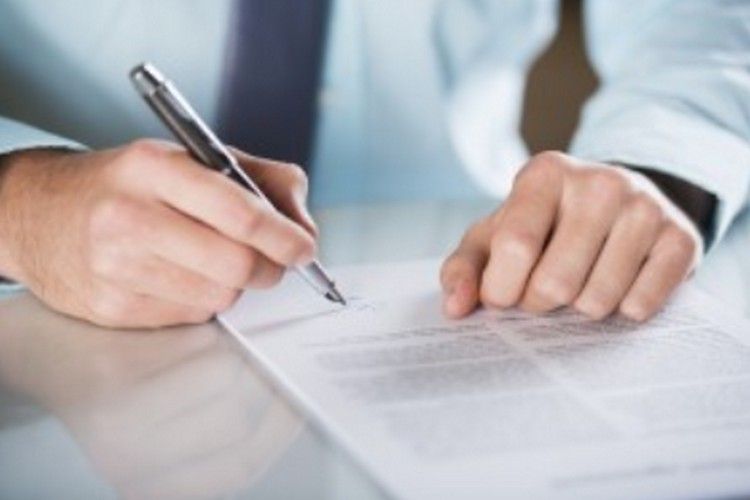 examination कैट में पहली बार जूते-मोजे और मेहंदी पर बैन, सैंडल्स या चप्पल पहनकर आने के निर्देश