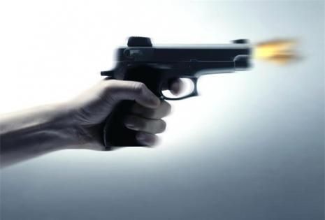 firing आपसी विवाद में अधेड़ की गोली मार कर हत्या