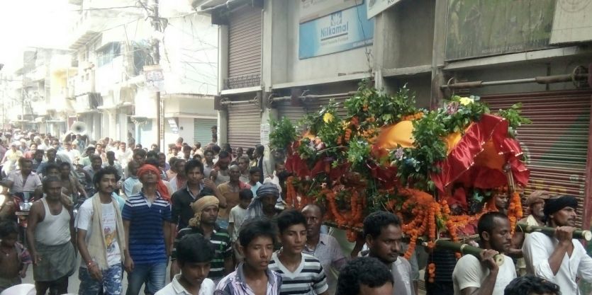 shav yatra dekh karen ye kaam, poori hogi manokamn शव यात्रा देखकर ऐसा करने से पूरी होती है हर मनोकामना
