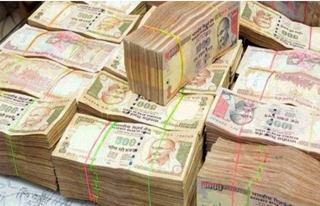 Currency ban एयरपोर्ट पर थाई नागरिक गिरफ्तार, 1.20 करोड़ के पुराने नोट बरामद