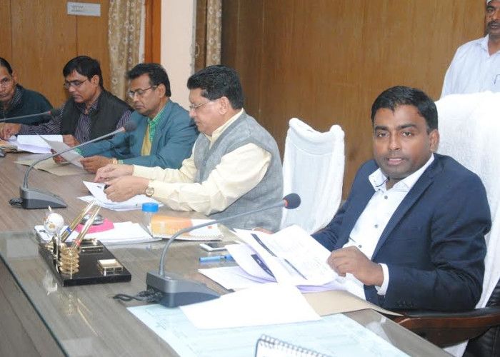 Lakhimpur DM नदारद सीएमएस को मिला डीएम का ट्रीटमेंट