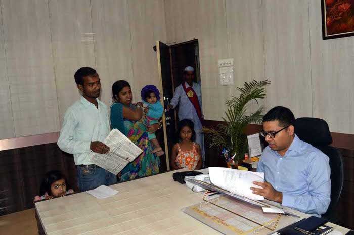 land compensation, farmers जमीन का मुआवजा पाने भटक रहा गरीब