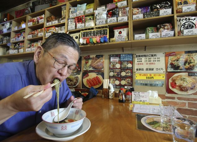 japan old persons जापान में लाइसेंस सरेंडर करवाने पर बुजुर्ग ड्राइवरों को नूडल्स पर छूट