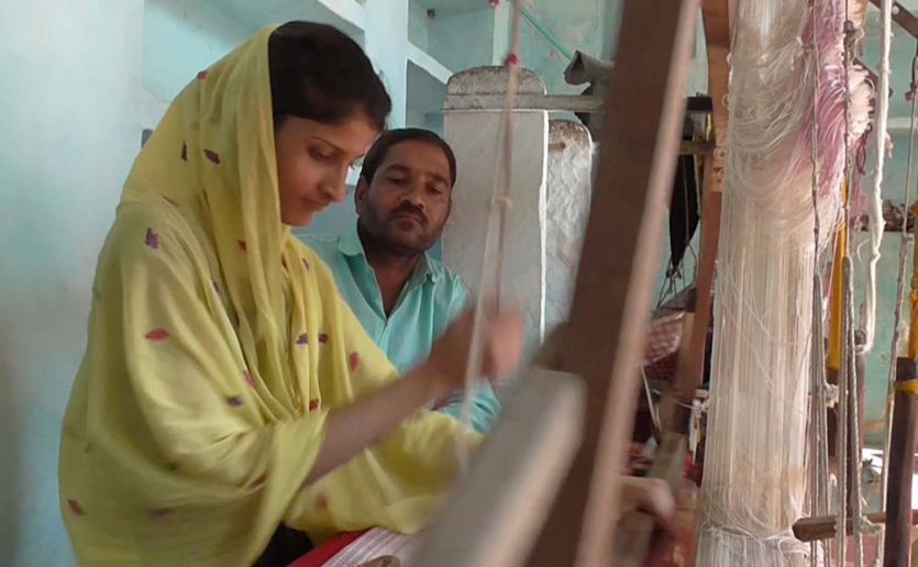 Ashok nagar नोट बंदी से चंदेरी साड़ी के कारोबार में भी मंदी