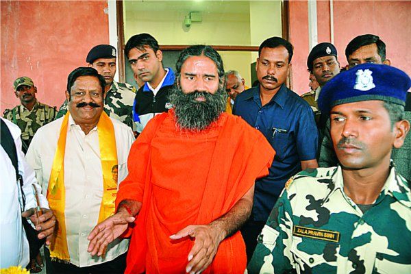 baba ramdev बाबा रामदेव ने नोटबंदी को बताया कड़वी दवा, बोले 'मोदी के साथ है जनता'