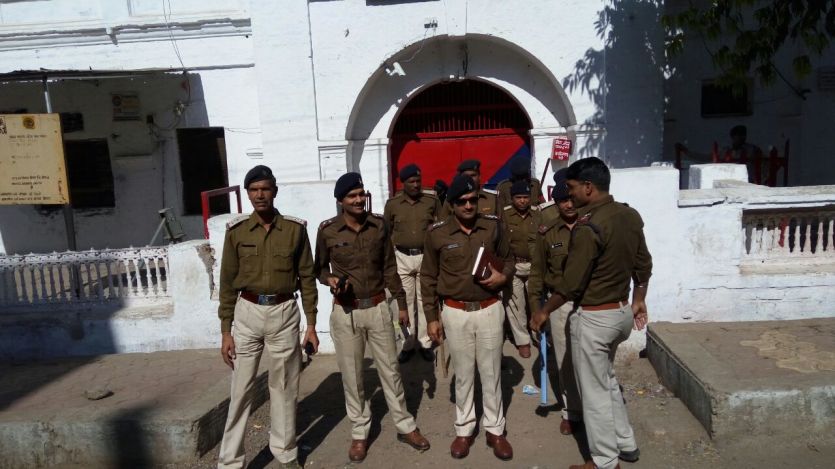 rajgarh सायरन बजा तो समझे भाग गया कैदी