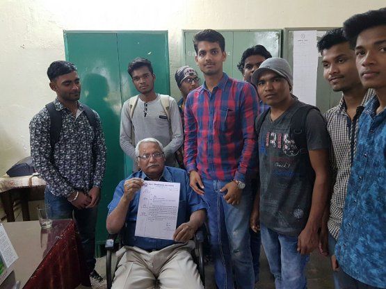 Tablet distribution बीबीए, बीसीए के विद्यार्थियों को नहीं मिल रहा सरकारी टैबलेट