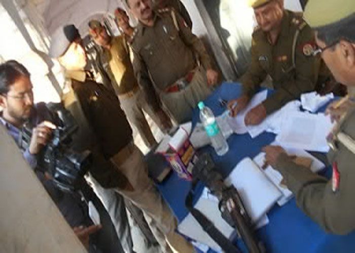hamirpur सामूहिक हत्याकाण्ड में तीन की मौत, छावनी में तब्दील हुआ गांव