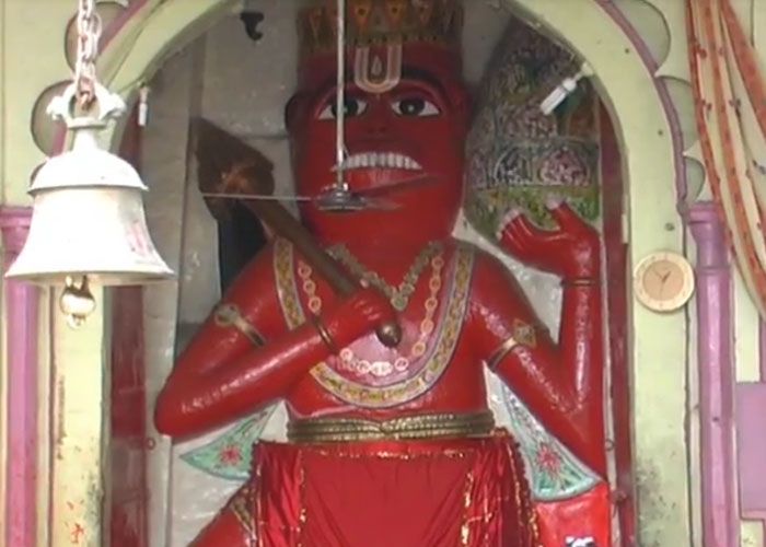 hanuman मिट्टी और गोबर से बनी है ये रामभक्त हनुमान जी की प्रतिमा, जानिये क्या है खास