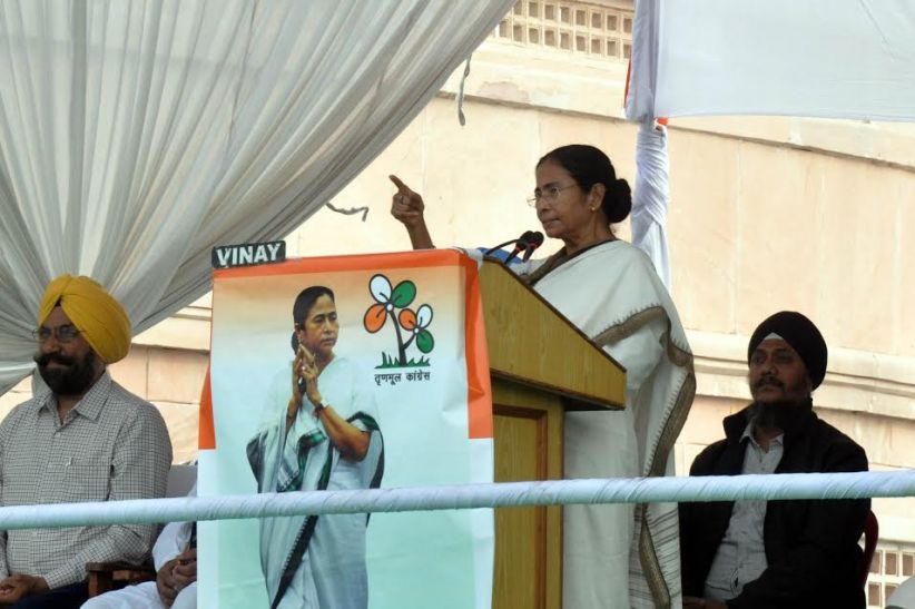 mamta banerjee ममता गरजीं, बोलीं PM हिटलर से ज़्यादा खतरनाक है !