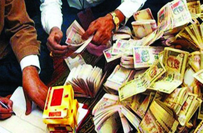 black money bought 104 land, bhopal, black money, काले धन के मामले में फंसे जोशी दंपत्ति के खुल रहे हैं राज, जानिए कहां खर्च किया रुपया