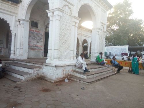 district hospital आखिर क्यों नहीं बदलती जिला अस्पताल की तस्वीर
