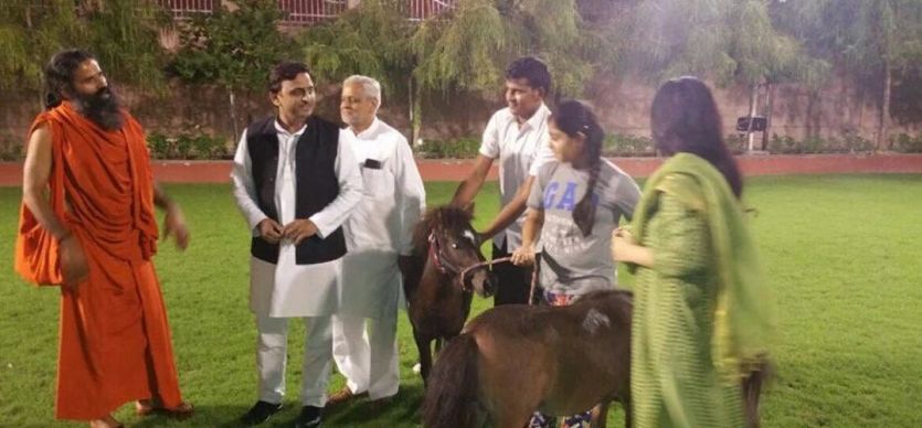 akhilesh ramdev अखिलेश करेंगे पतंजलि फूड पार्क का शिलान्यास, 88 हजार लोगों को मिलेगा रोजगार!