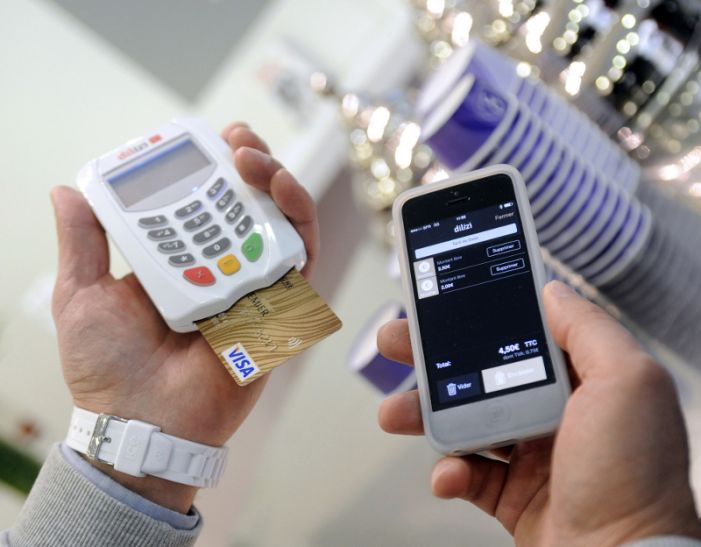 Cashless Economy: How to your smartphone work lik मोबाइल को बैंक बनाना कितना आसान या कठिन, जानें हर सवाल का जवाब...