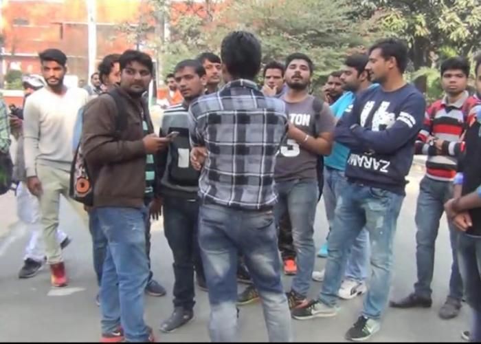 meerut college VIDEO: मेरठ कॉलेज में चली दनादन गोलियां मचा हड़कंप, एक छात्र घायल