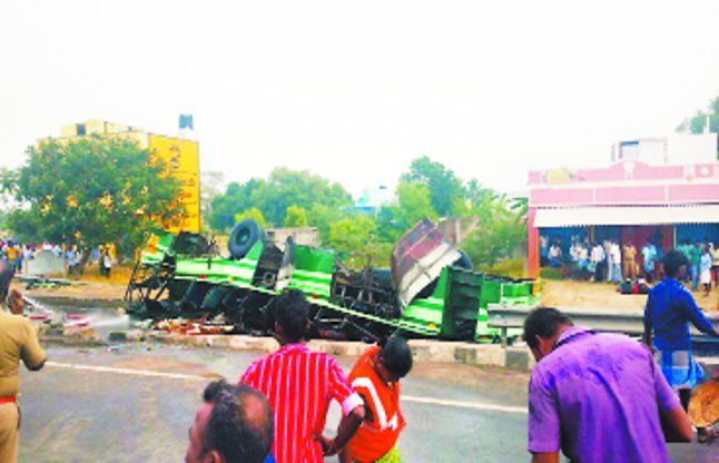 chennai दो बसों की भिड़ंत में पांच की मौत
