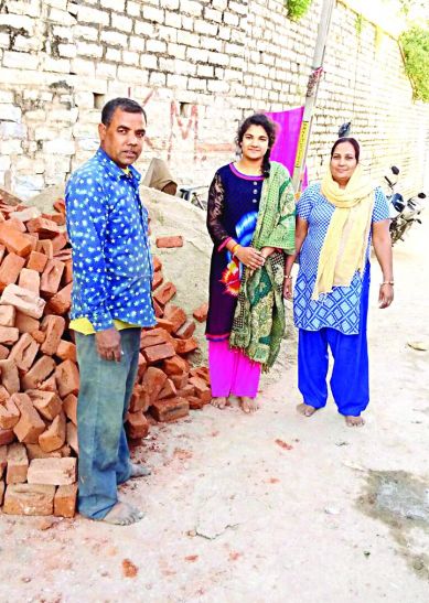Neemuch News बेटी की जिद के आगे झुकना पड़ा परिजनों को