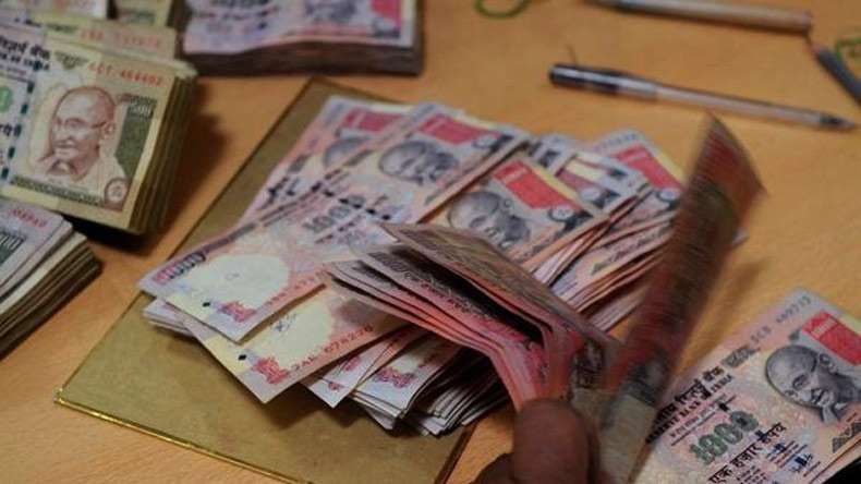 black money BREAKING मुगलसराय में भारी मात्रा में 500 और 1000 के नोट बरामद, एक युवक गिरफ्तार