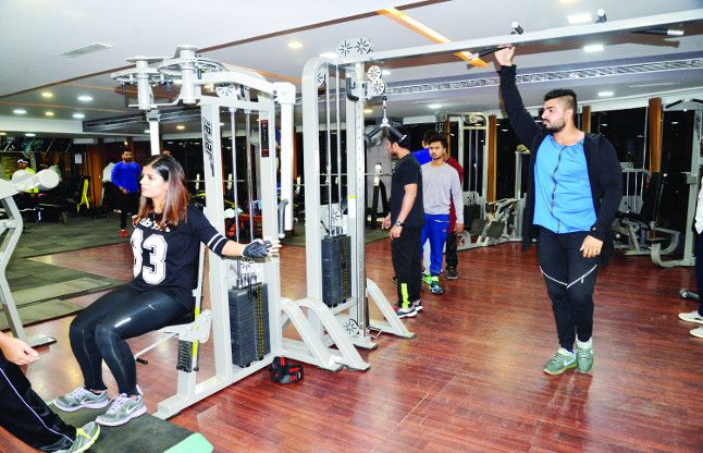 gym Winter में बॉडी बिल्ड करने के लिए जिमिंग के साथ जरूरी है बैलेंस Diet