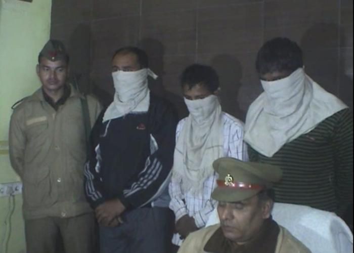 meerut gangrape VIDEO: मंदिर जा रही महिला के साथ इन 'दरिंदों' ने किया गैंगरेप