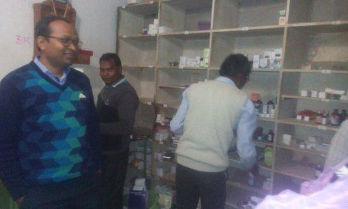 officers in nursing home Doctor नहीं दिखा पाया Nursing Home का लाइसेंस, Officer's ने किया ये हाल
