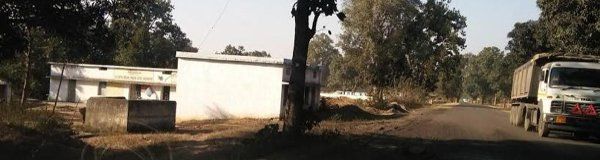 school Coal Dust और धूल के बीच यहां के नौनिहालों की होती है पढ़ाई, बच्चे हो रहे बीमार