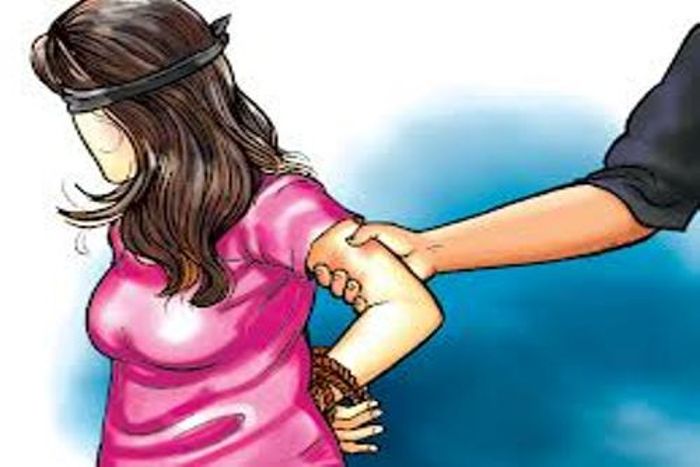 theft wife साहब...ससुराल जा रहा था, रास्ते में बाइक सवार मेरी बीवी को चुरा कर ले गए