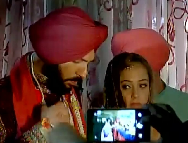 Yuvraj Singh wedding ceremony Gurdwara Fatehgarh S गुरुद्वारे में हुई युवी-हेजल की शादी, पहन रखा था मां का दिया हार