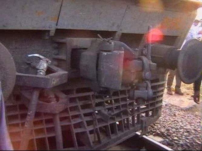 kushinagar express राम भरोसे इंडियन रेल, झांसी में दो हिस्सों में बंटी कुशीनगर एक्सप्रेस
