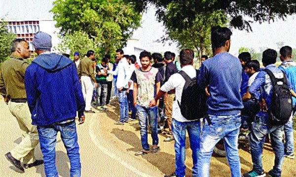 rewa news इंजीनियरिंग कॉलेज में छात्रों के दो गुट भिड़े