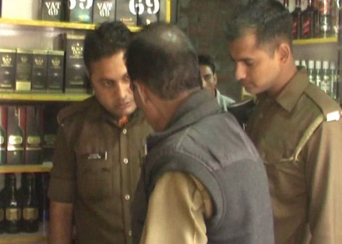 Alcohol यूपी का लेबल चिपका कर बिक रही हैं इस प्रदेश की नकली शराब, पुलिस ने किया खुलासा