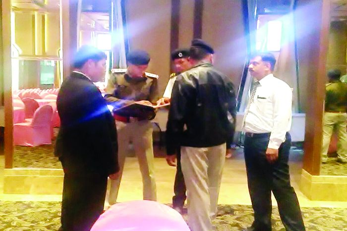 theft in wedding function BJP नेता के बहन की शादी में मेहमान बनकर पहुंचे चोर, दुल्हन के गहने किए पार