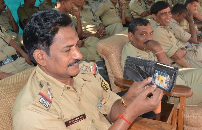 BSF 51 Raising Day Celebrate chhattisgarh BSF स्थापना दिवस: फौजी भी कमाल के होते हैं छोटे से बटुए में छिपा परिवार और दिल में पूरा हिंदुस्तान..