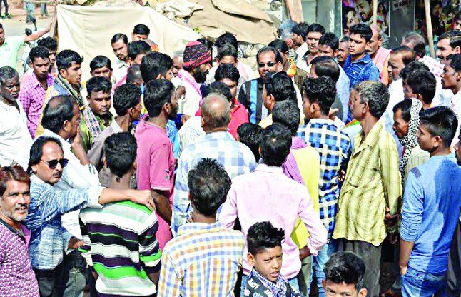 These influential persons saving houses reduced ro ये क्या रसूखदारों के मकानों को बचाने सड़क की चौड़ाई कम कर दी