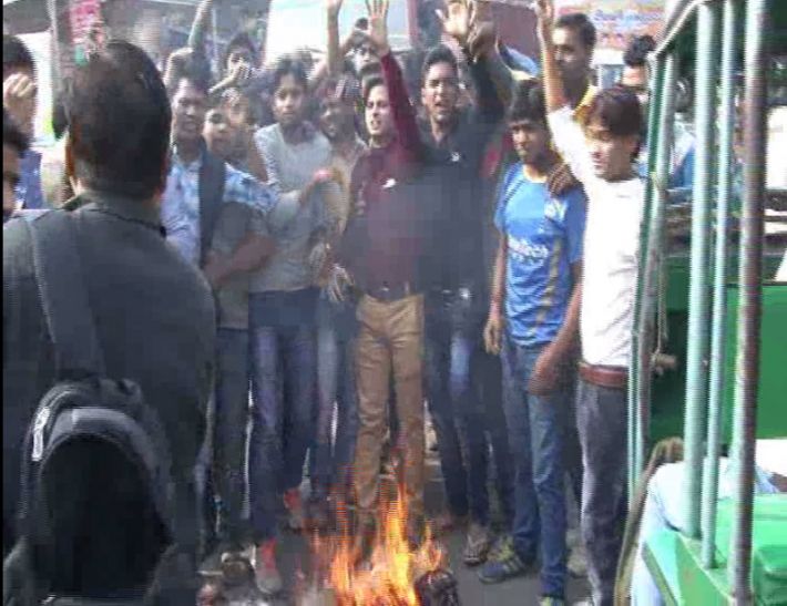 farrukhabad फर्रुखाबाद में पाकिस्तान का पुतला फूंका, मोदी जिंदाबाद के लगे नारे