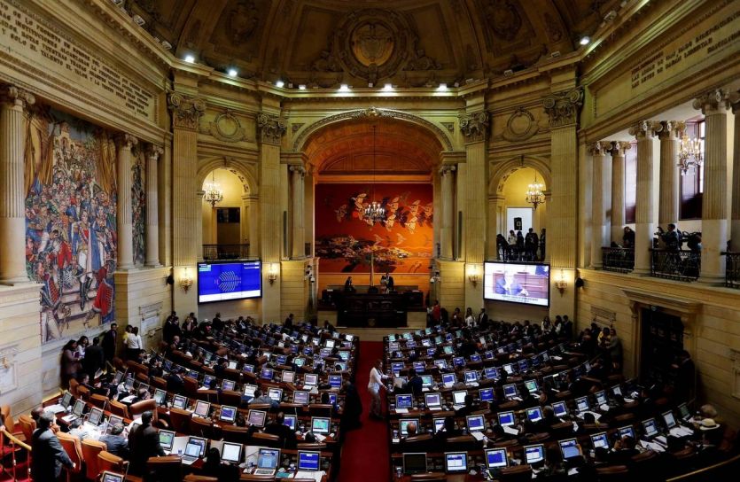 Colombia's congress ratifies peace accord with reb कोलंबियाः वामपंथी विद्रोहियों के साथ शांति समझौते की मिली मंजूरी