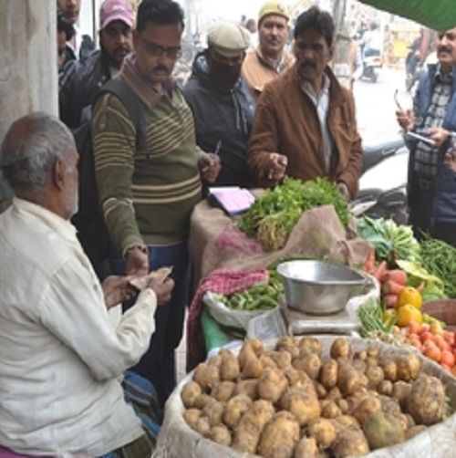action अतिक्रमणकारियों पर चला नगर निगम का डंडा, जमकर हुई जुर्माने की वसूली