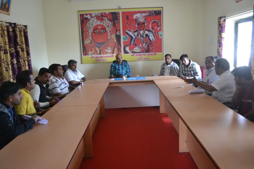 Dewas मंडी प्रशासन ने कहा, खरीदना पड़ेगी छोटे किसानों की उपज