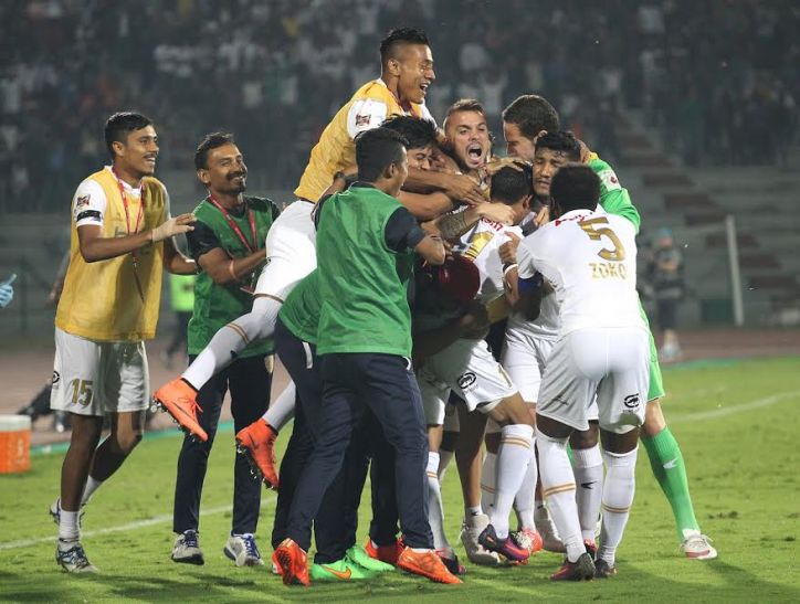 isl match दिल्ली को हराकर नार्थईस्ट सेमीफाइनल की दौड़ में बरकरार
