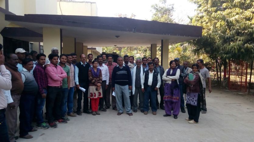 narsinnghpur news in hindi,works for 22 department 22 विभागों का काम वेतन इतना कम