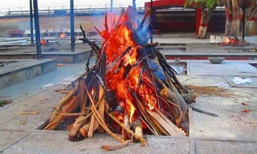 kanpur note ban नोटबंदी का दर्द: बेटे ने उधार के पैसों से किया पिता का अंतिम संस्कार