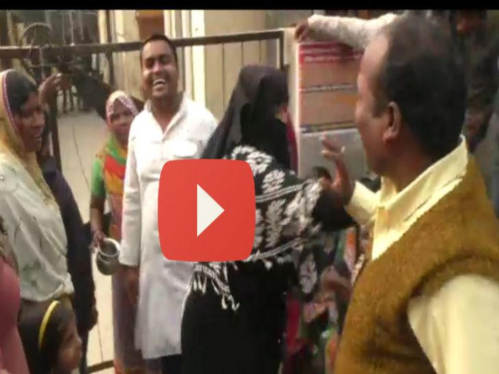 protest बिजली और पानी के लिए फूटा महिलाओं का गुस्सा, कई घंटे तक हंगामा