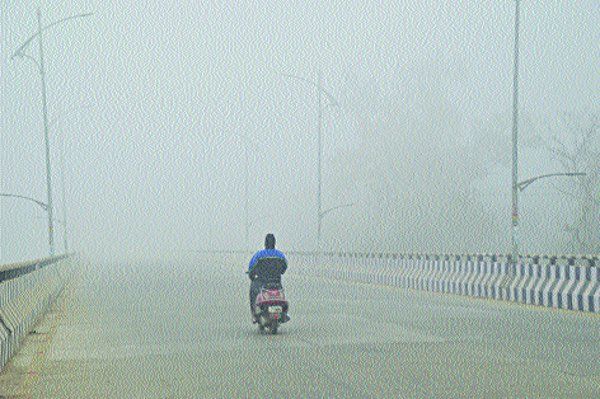 rewa news डीईओ साहब! सरकारी स्कूल के बच्चों को भी लगती है ठंड