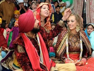shadi mei nahin pahunche bhajji ne udaya yuvraj शादी में नहीं पहुंचे भज्जी ने उड़ाया युवराज का मजाक, इस बल्लेबाज ने भी ली चुटकी