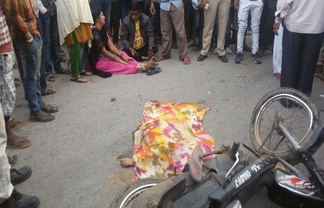 Trailer crushes the innocent death ट्रेलर ने मासूम को कुचला मौत