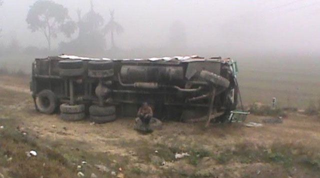 accident BREAKING- घने कोहरे में NH-91 पर दर्जन भर वाहन टकराए, कई घायल