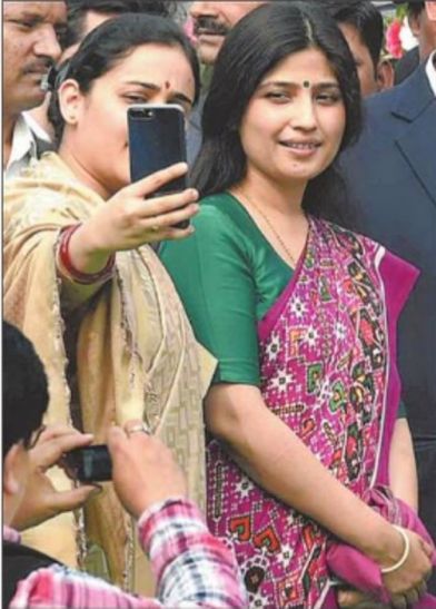 dimple रिश्तों में राजनीति! देवरानी जेठानी की वो बातें जो लखनऊ मेट्रो लेकर आई सामने
