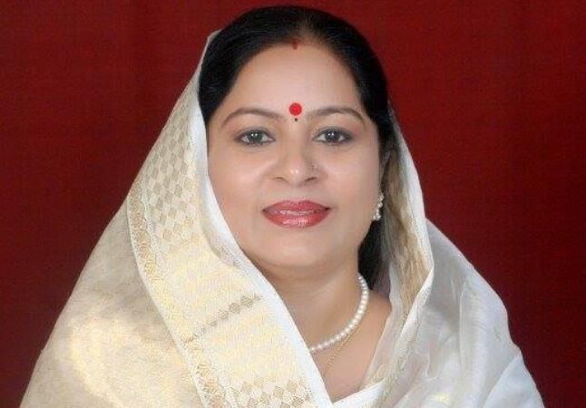 SP MLA Ruchi vira सपा विधायिका की दबंगई ऐसी की कांपता है पूरा जिला