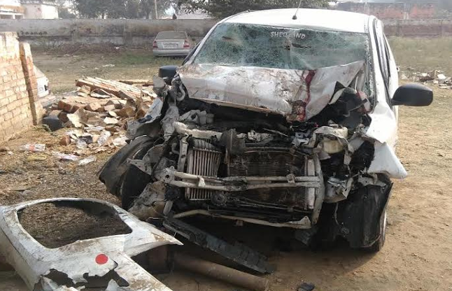 Two killed in road accident due to illegal liquor अवैध शराब के कारोबार ने लील ली दो जिंदगियां